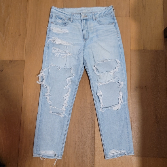 NWOT American Eagle Strigid Ripped Mom Jean size 10 - Picture 3 of 7